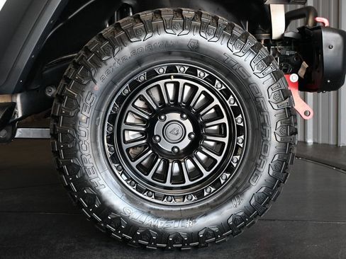 Used 2019 Jeep Wrangler Unlimited Sport S AWD/4WD image 9