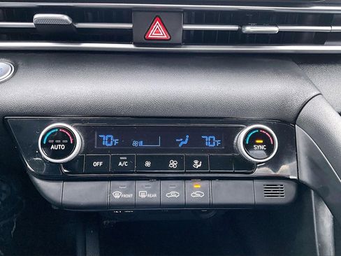 Used 2023 Hyundai Elantra SEL image 30