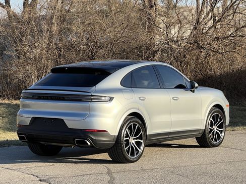 Certified 2025 Porsche Cayenne Coupe image 6