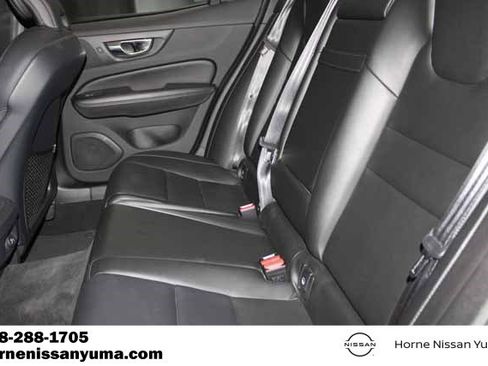 Used 2019 Volvo S60 T5 Momentum w/ Premium Package image 5