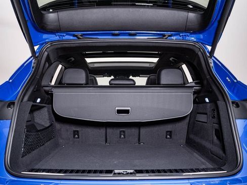 Certified 2025 Porsche Cayenne GTS AWD/4WD image 28