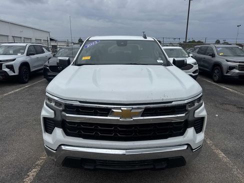 Used 2025 Chevrolet Silverado 1500 LT RWD image 16
