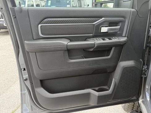New 2026 RAM 2500 Big Horn AWD/4WD image 13