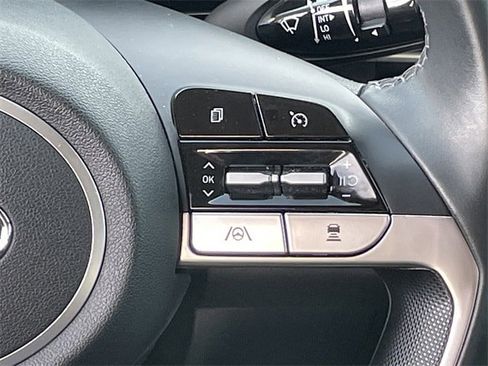 Used 2021 Hyundai Elantra Limited w/ Preferred Accessory Package image 14