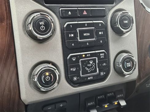 Used 2016 Ford F350 Lariat image 19