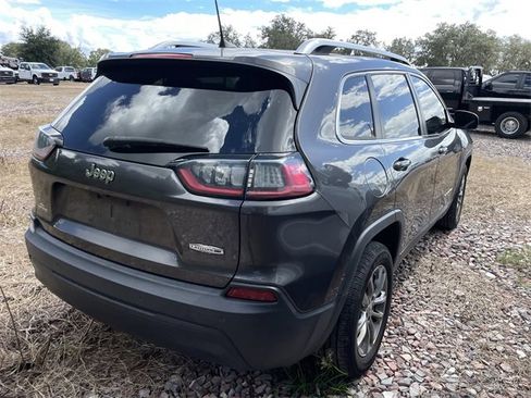 Used 2019 Jeep Cherokee Latitude Plus image 3
