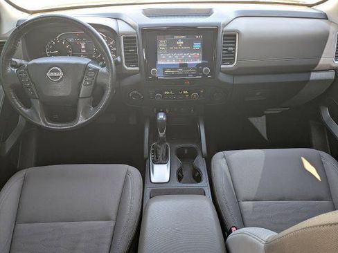 Used 2022 Nissan Frontier SV image 15