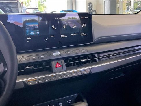 Used 2025 Kia K4 FWD image 10