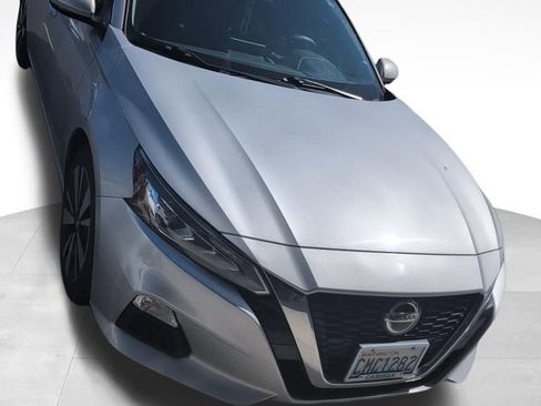 Used 2022 Nissan Altima 2.5 SV image 3