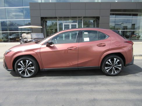 New 2026 Lexus UX 300h AWD image 4