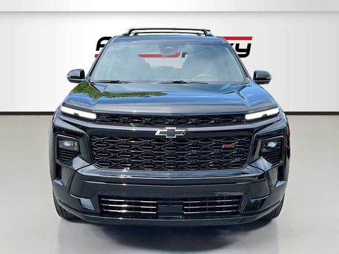 Used 2025 Chevrolet Traverse RS w/ LPO, Floor Liner Package AWD/4WD image 2