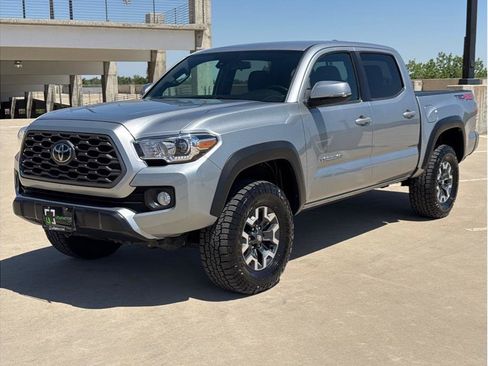 Used 2021 Toyota Tacoma TRD Off-Road w/ Technology Package AWD/4WD image 3
