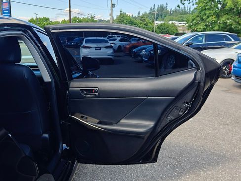 Used 2015 Lexus IS 250 RWD image 35