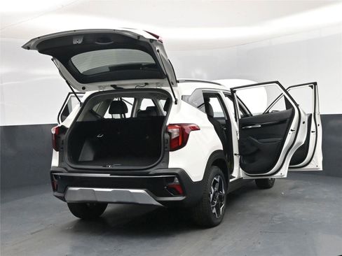 New 2026 Kia Seltos S image 19