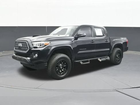 Used 2019 Toyota Tacoma TRD Sport w/ Technology Package AWD/4WD image 4