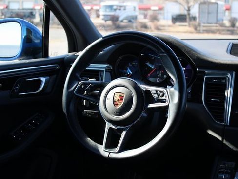 Used 2018 Porsche Macan Sport Edition image 21