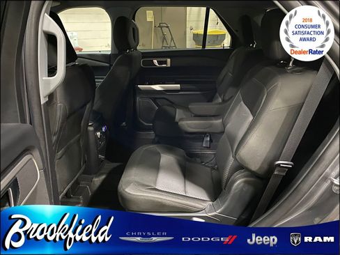 Used 2022 Ford Explorer XLT image 17