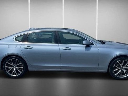Used 2018 Volvo S90 T5 Momentum w/ Convenience Package AWD/4WD image 6