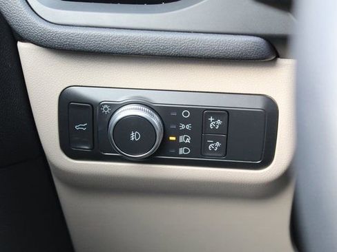 Used 2020 Ford Escape Titanium image 20