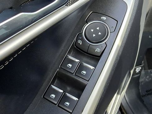 Used 2020 Ford Explorer XLT w/ Equipment Group 202A AWD/4WD image 25