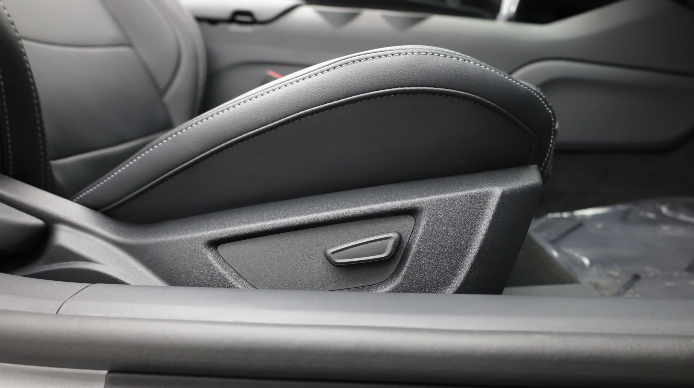 Used 2026 Ford Mustang Premium RWD image 32