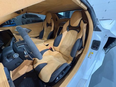 Used 2021 Chevrolet Corvette Stingray Premium Conv w/ Z51 Performance Package RWD image 16