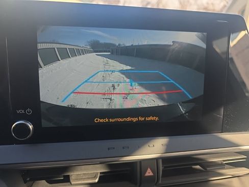 Used 2024 Toyota Prius LE image 22