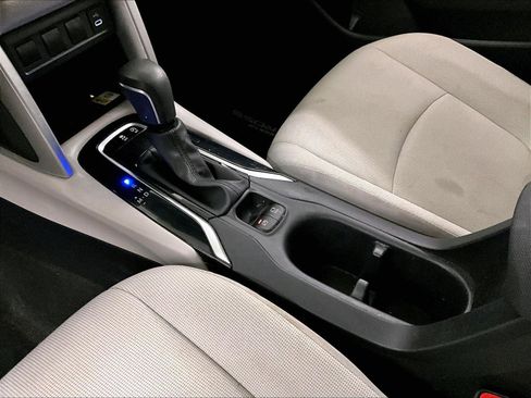 Used 2023 Toyota Corolla Cross LE w/ Moonroof Package FWD image 17