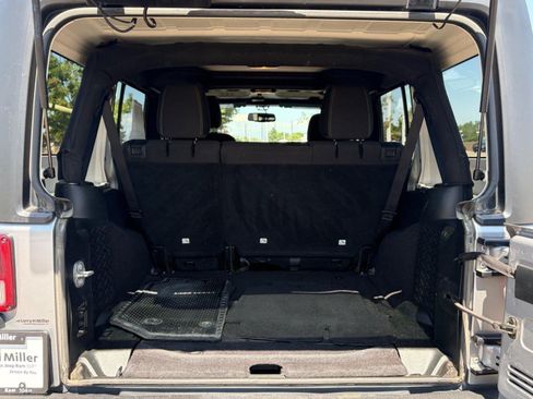 Used 2017 Jeep Wrangler Unlimited Sahara w/ Connectivity Group AWD/4WD image 26