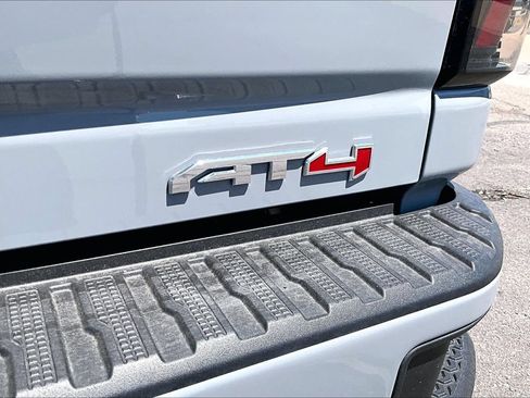 Used 2025 GMC Sierra 2500 AT4 w/ AT4 Premium Plus Package AWD/4WD image 34