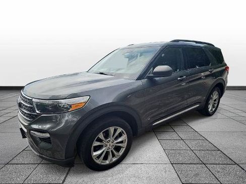 Certified 2020 Ford Explorer XLT w/ Equipment Group 202A AWD/4WD image 1