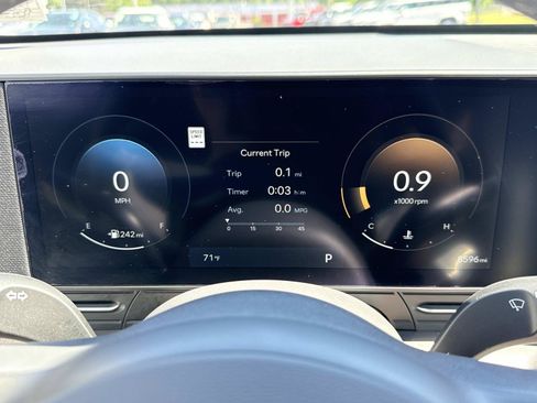 Certified 2025 Hyundai Kona SEL AWD/4WD image 13