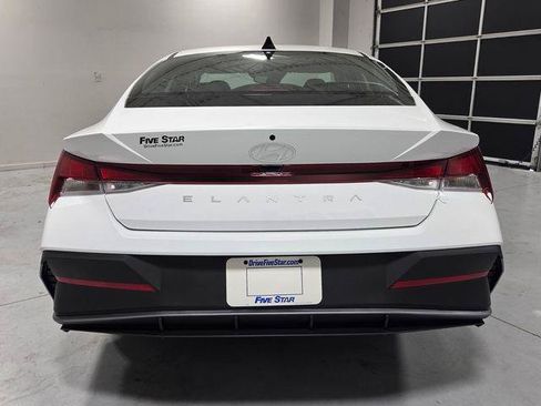 New 2026 Hyundai Elantra SE FWD image 9
