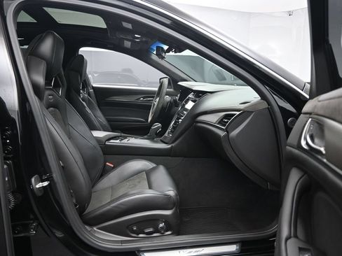 Used 2018 Cadillac CTS V w/ Carbon Fibre Package RWD image 28