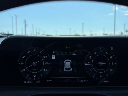 Used 2024 Kia Seltos SX w/ SX Sunroof Package AWD/4WD image 10