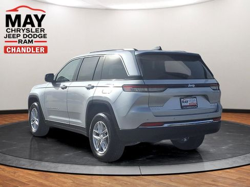 New 2026 Jeep Grand Cherokee Laredo image 3