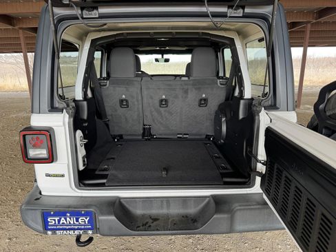 Used 2021 Jeep Wrangler Unlimited Sport image 31