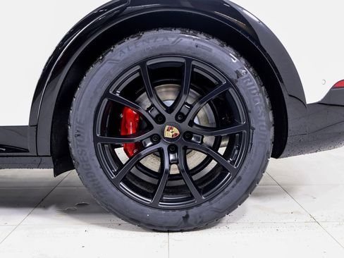 New 2026 Porsche Cayenne GTS AWD/4WD image 30