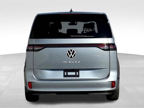 New 2025 Volkswagen ID. Buzz Pro S RWD image 4