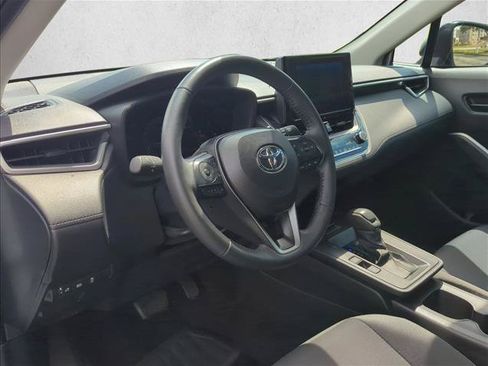 Used 2026 Toyota Corolla Cross LE FWD image 9