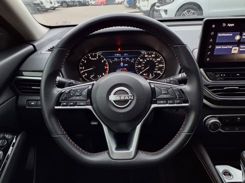 Certified 2023 Nissan Altima 2.5 SR w/ SR Premium Package image 14