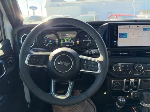 Used 2024 Jeep Wrangler High Altitude image 15