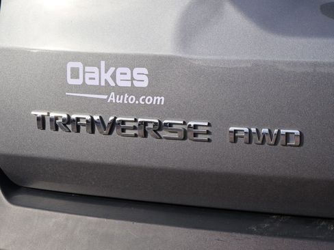 Used 2020 Chevrolet Traverse LT w/ Driver Confidence II Package image 21