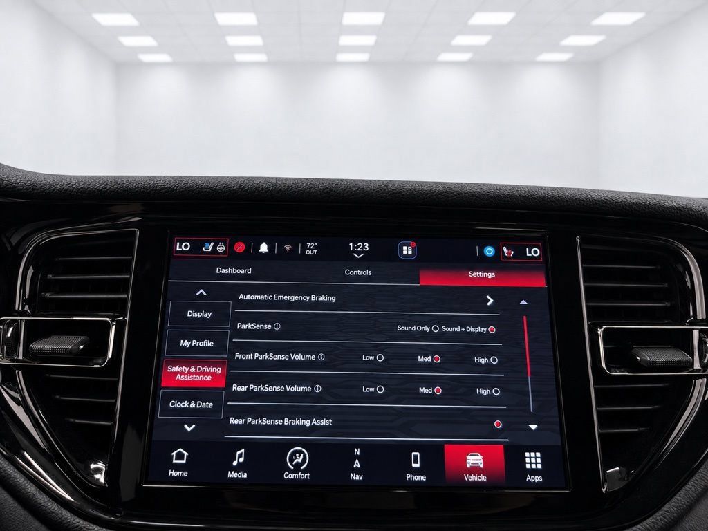 Used 2023 Dodge Durango R/T w/ Tow 'N Go Package AWD/4WD image 46