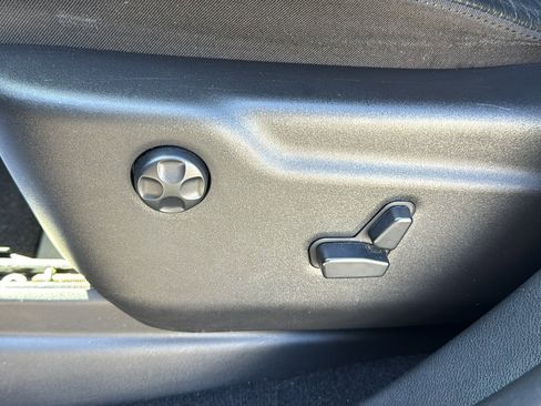 Used 2020 Jeep Grand Cherokee Altitude image 13