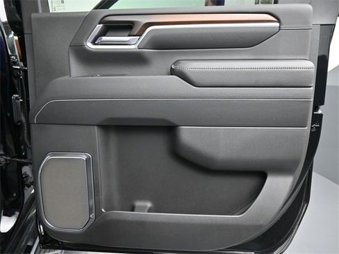 New 2025 GMC Sierra 2500 Denali w/ Denali Reserve Package image 16