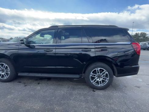 Certified 2025 Ford Expedition Active AWD/4WD image 17