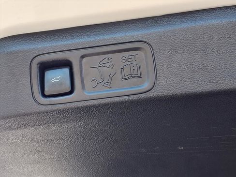 Used 2022 Ford Expedition Max Limited image 23