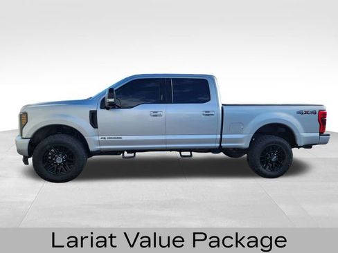 Used 2019 Ford F350 Lariat image 6