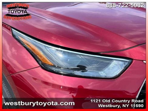 Used 2023 Toyota Highlander XLE AWD/4WD image 12